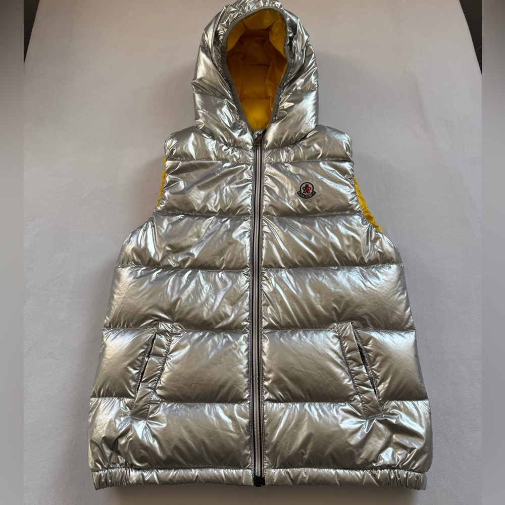 Kids‎ Silver hooded vest Size 12